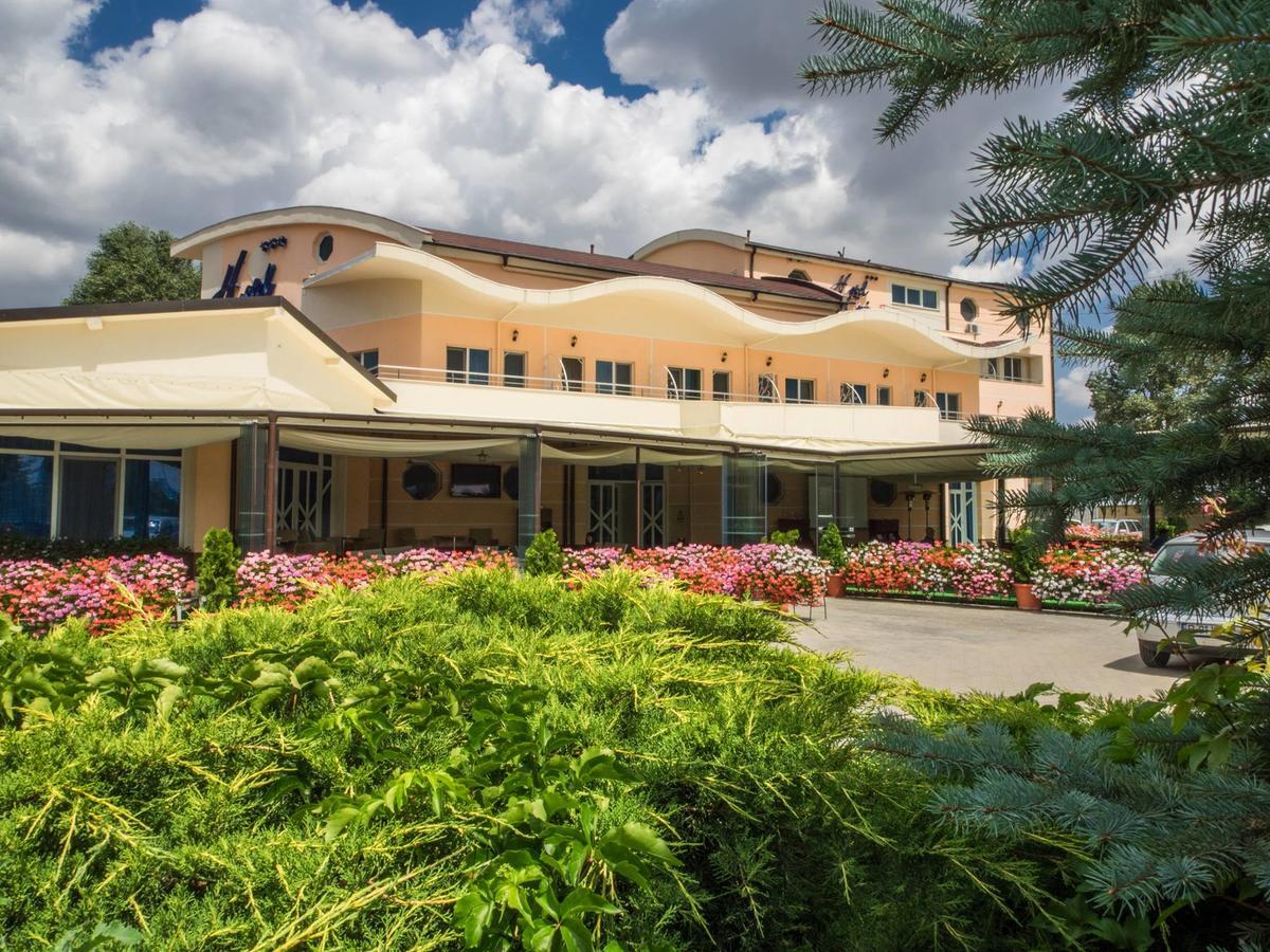 Hotel Emi Mihail Kogalniceanu Екстер'єр фото